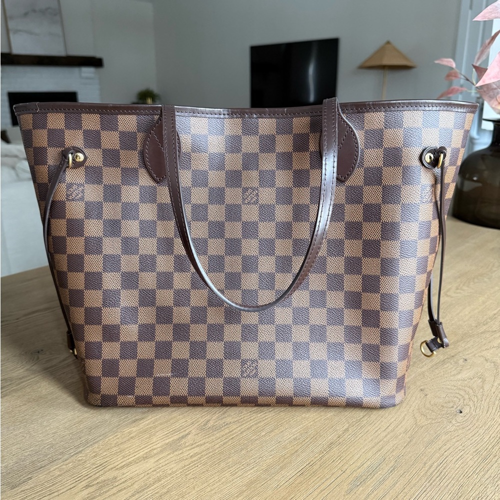 Louis Vuitton Neverfull MM - Damier Ebene, Cherry Interior